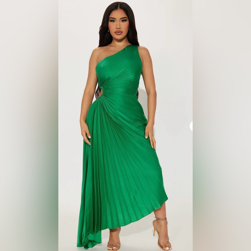 Fashion Nova One-Shoulder Emerald Green dress